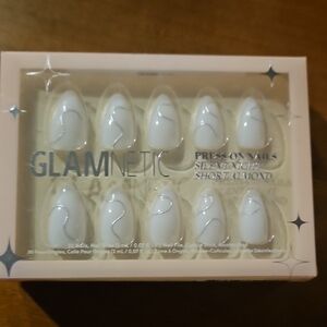 Glamentic Silent Night